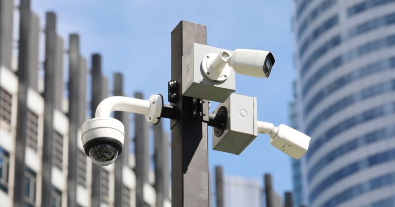 Why Pan Tilt and Zoom Security Cameras Are a Game-Changer - SafeZone24