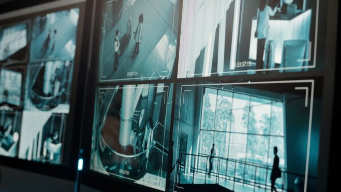 Computer screen with cctv video system cloud storage img